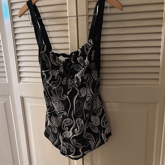 Black and White Paisley Swim Top - Picture 1 of 5